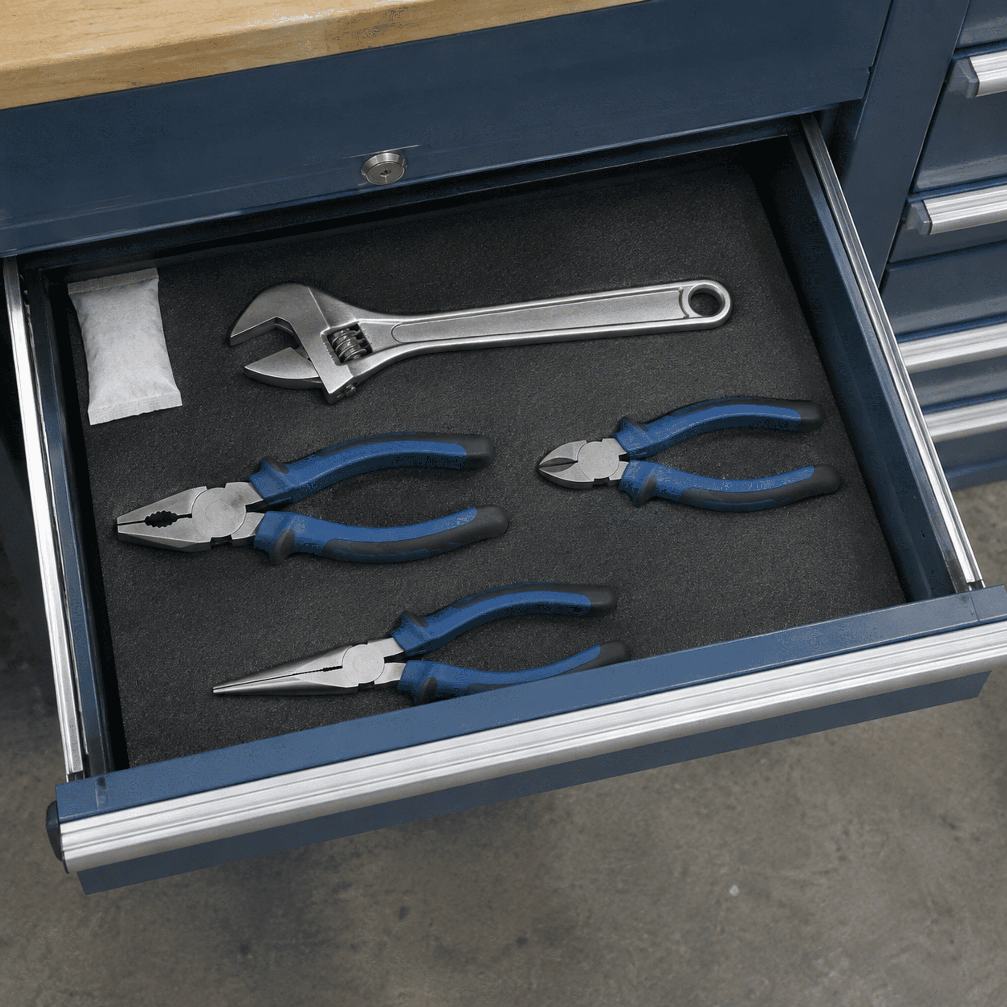 Corrosion-conscious hand tool storage hand tool storage protecting tools from corrosion and impact
